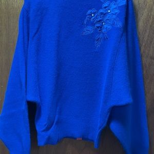 Ladies sweater